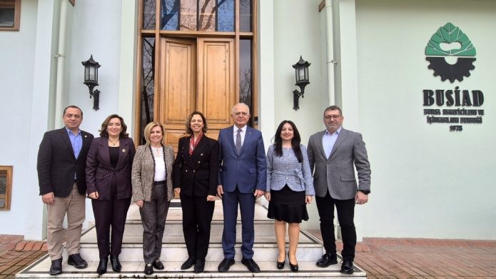 Kadının Güçlenmesi Bursa Platformu  temsilcileri Hatunoğlu'nu ziyaret etti.