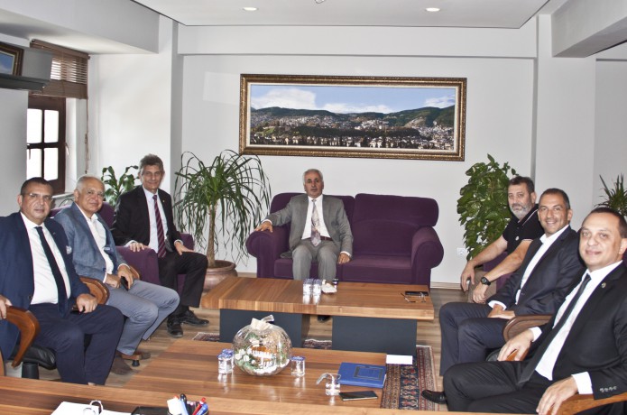 Bursa Vergi Dairesi Başkanı Hüseyin Erol'u makamında ziyaret etti.