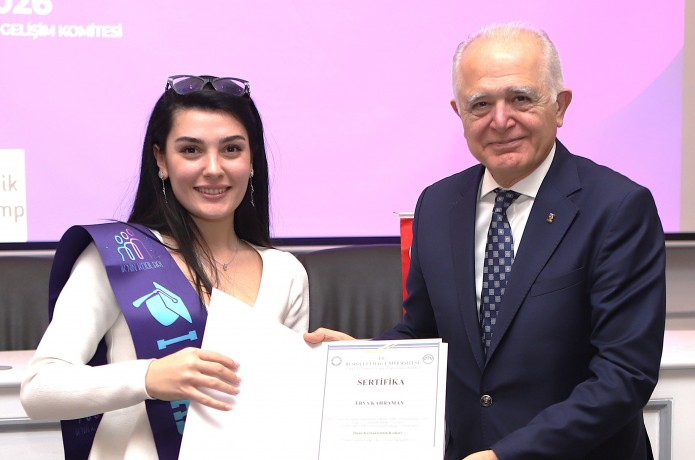 İK Kodları 2. dönemi mezunlarını verdi